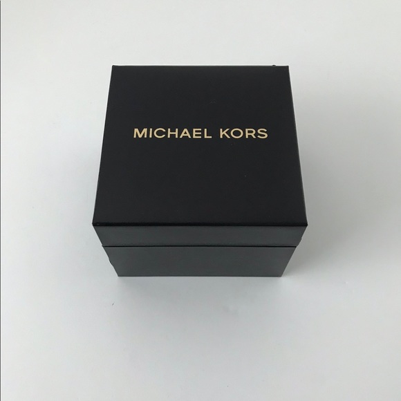 CELEBRITY FAVORITE SPECIAL EDITION WATCH WORN ONCE - Picture 6 of 6